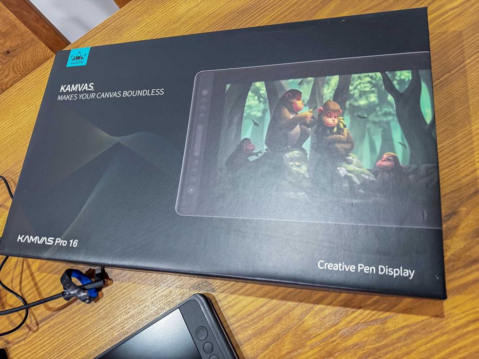 Tablet graficzny Huion Kamvas Pro 16 + akcesoria (stan bardzo dobry)