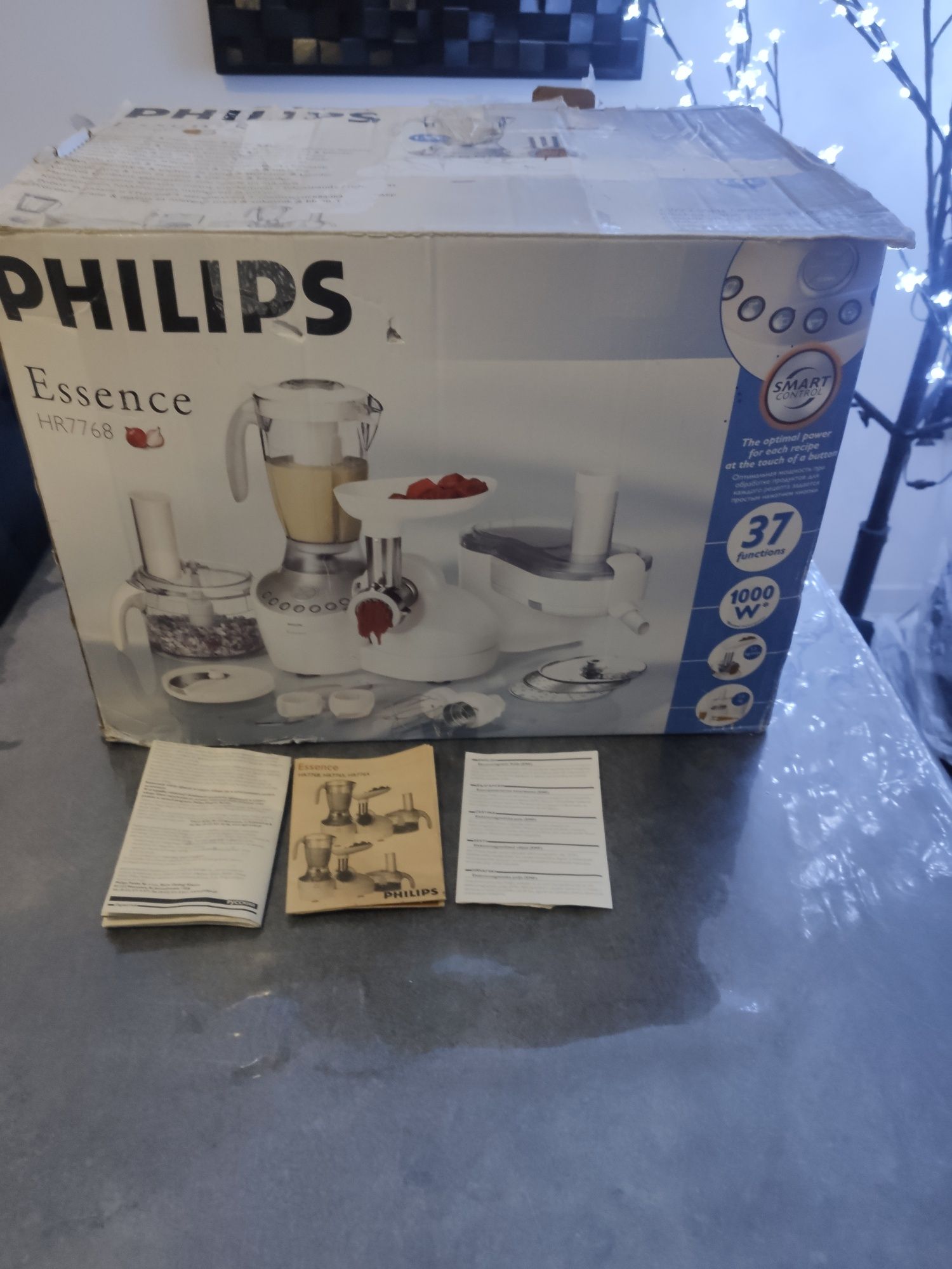 Кухонный комбайн Philips Essence HR7768