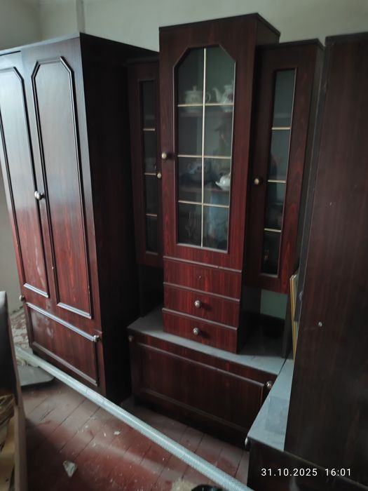 Стінка з якісной плити