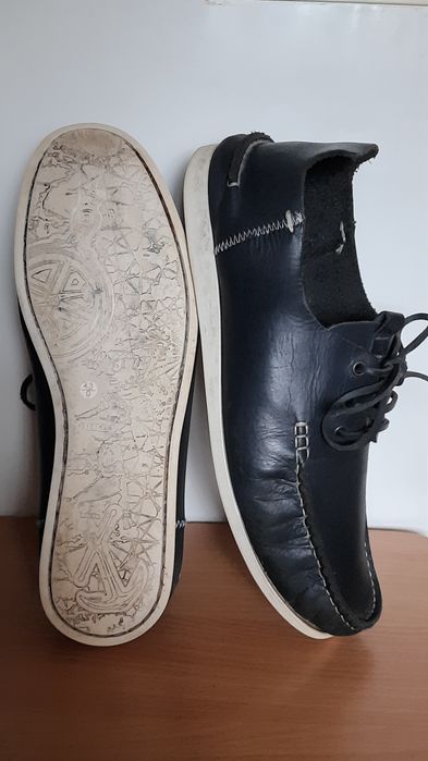 Мужская обувь 28 см; 26см.