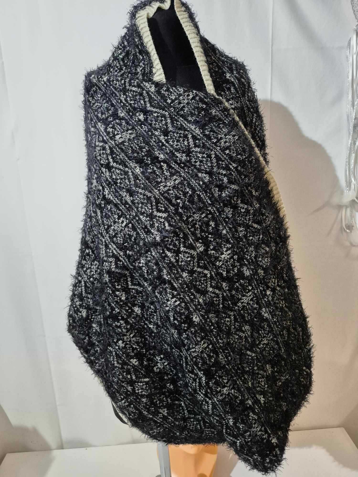 Narzutka komin H&M