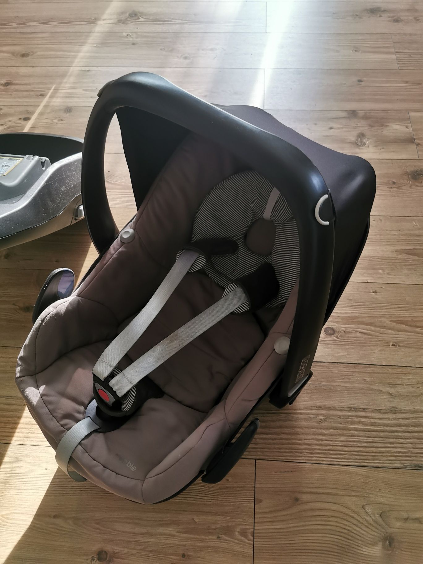 maxi cosi pebble + baza family fix