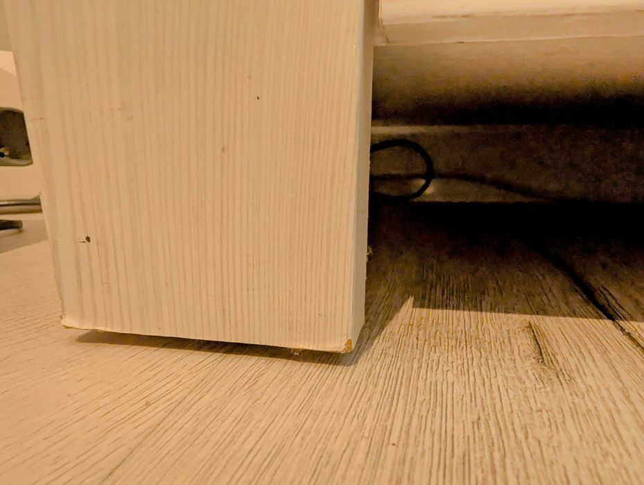 Szafka RTV ANTWERPEN 137 cm skandynawska 4 szuflady modrzew sibu super