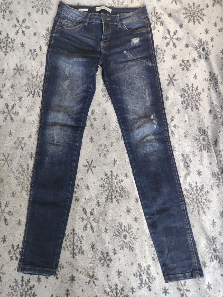 Jeansy Bershka S/36