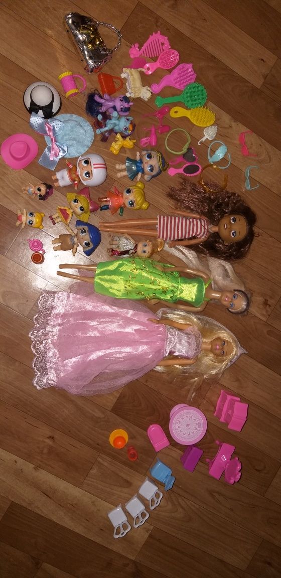 Пакет кукол (Барби и Лол) с аксессуарами