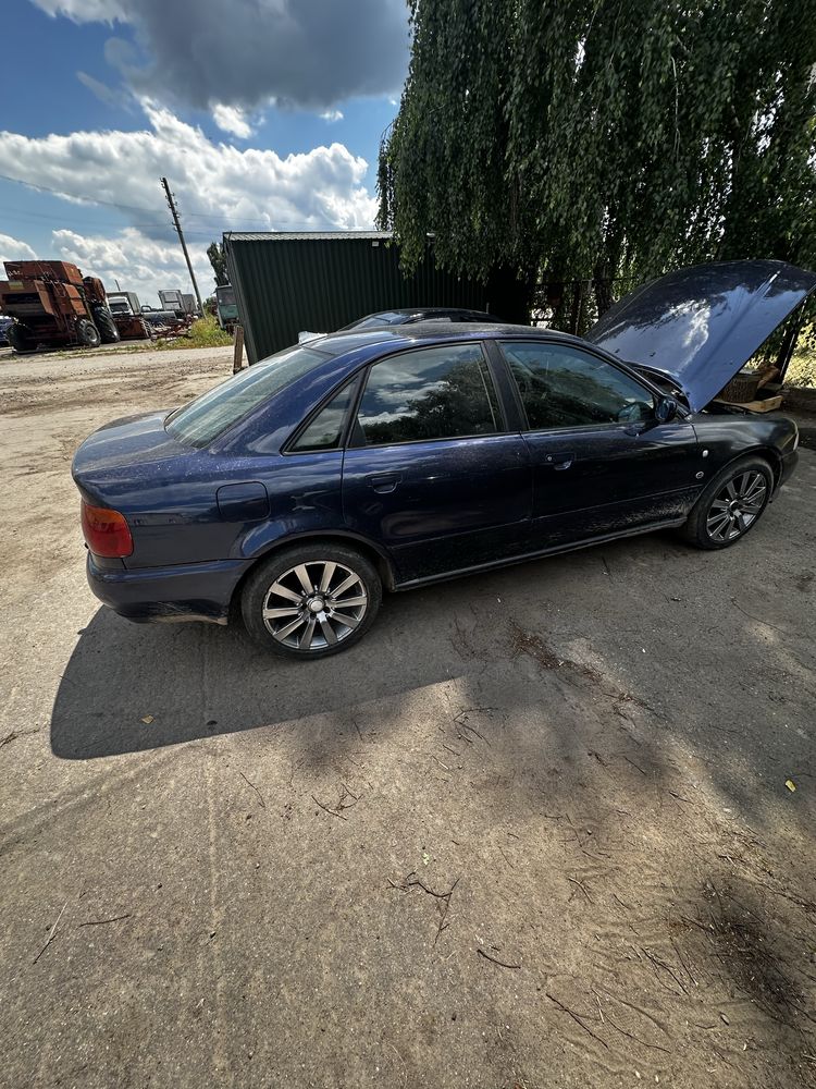 Ауди А4 Б5      .