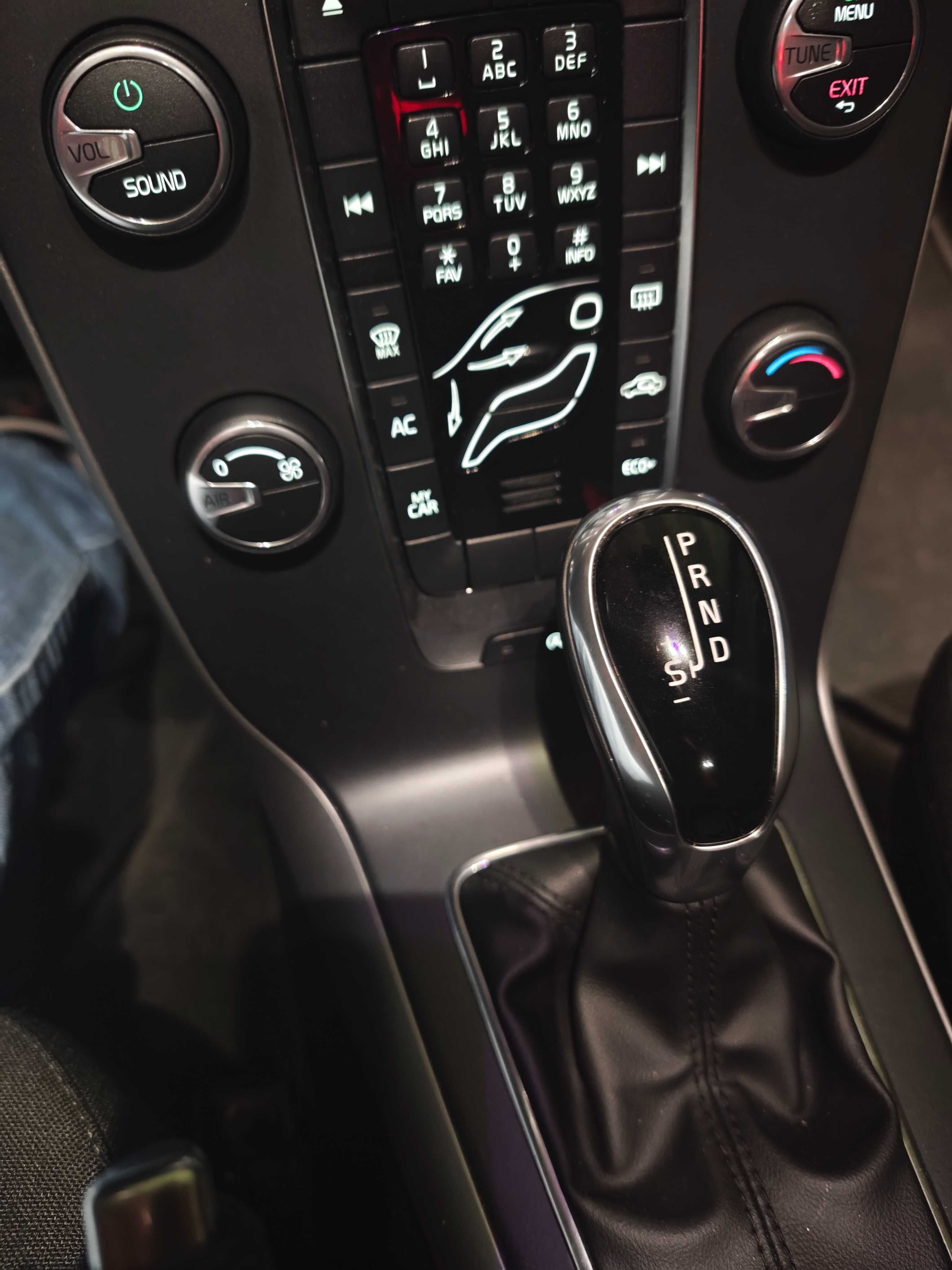 Volvo V40 T3 automático