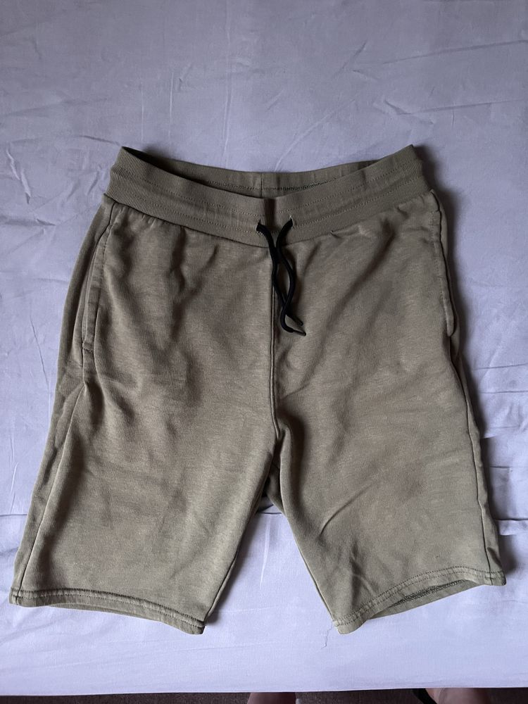 Szorty dresowe, krótkie spodenki H&M; 3 za 2; rozm. 158 chłopiec