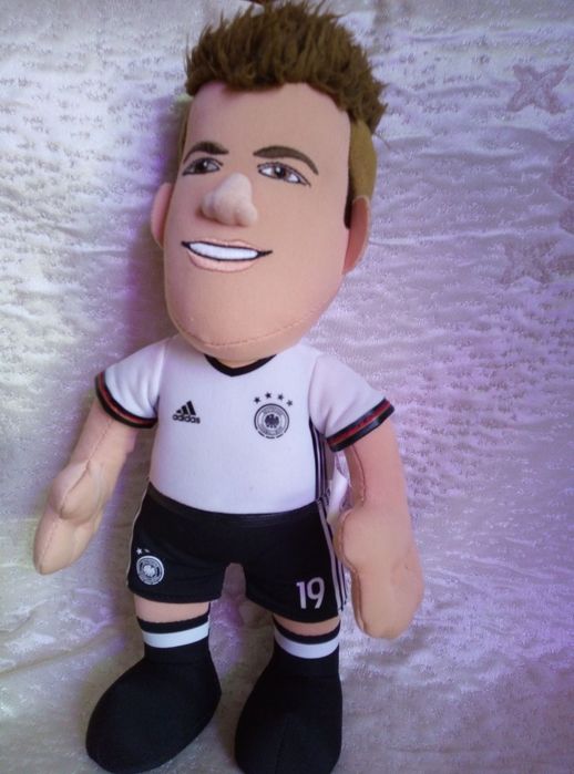 Игрушка мягкая, коллекционный футболист Марио Гётце