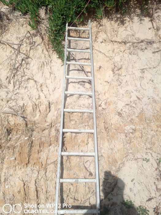 Escadote alumínio duplo com base