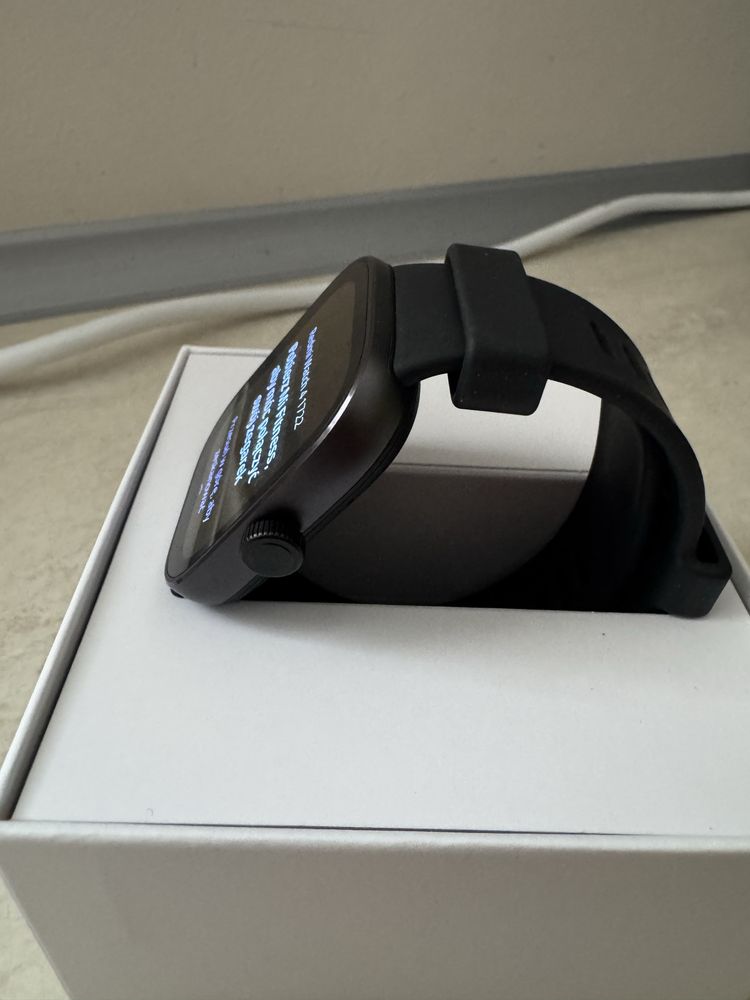 Sprzedam smartwatch Redmi Watch 4 w kolorze czarnym