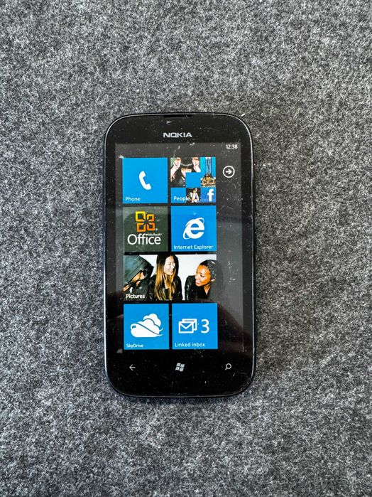 Atrapa telefonu Nokia Microsoft