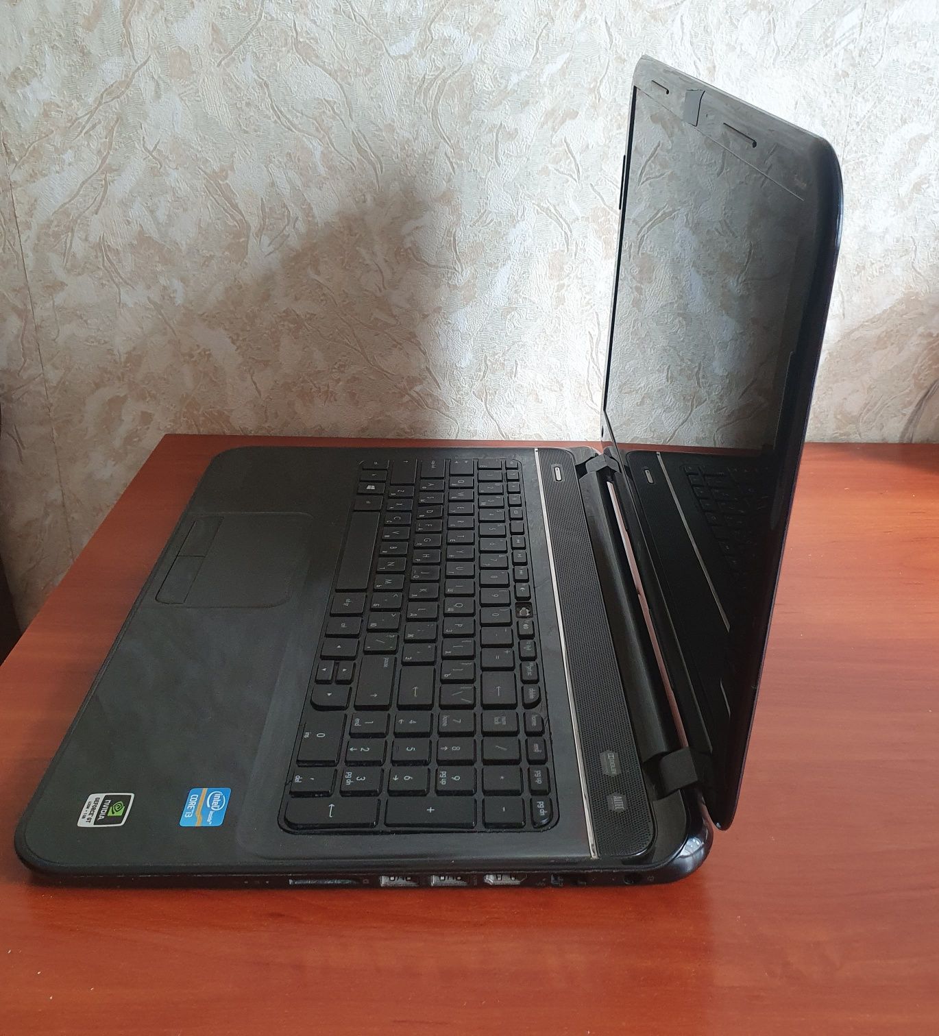 Ноутбук HP Pavilion Sleekbook 15-b079er