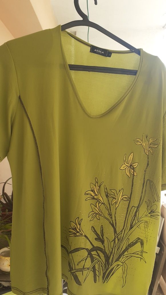 Blusa de malha de seda verde limão  tamanho m l comestampa castanha e