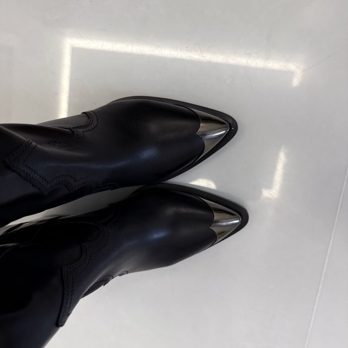 Круті стильні чоботи казаки високі сапоги труби демі шкіра