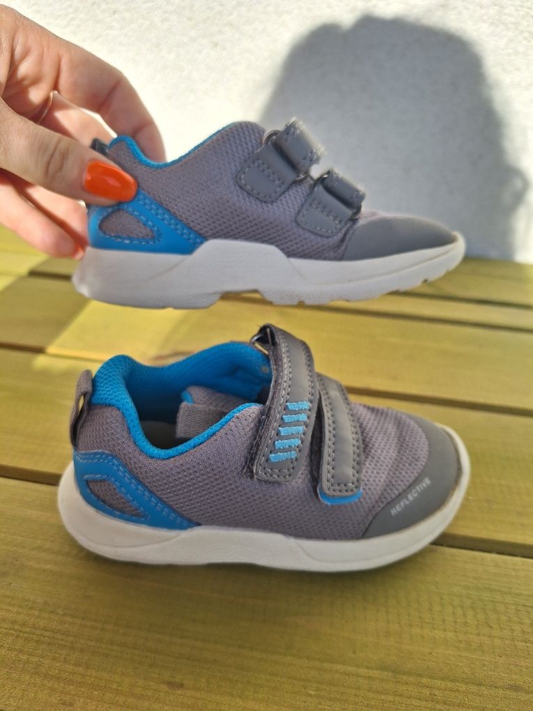 Adidaski Buciki Superfit 22
