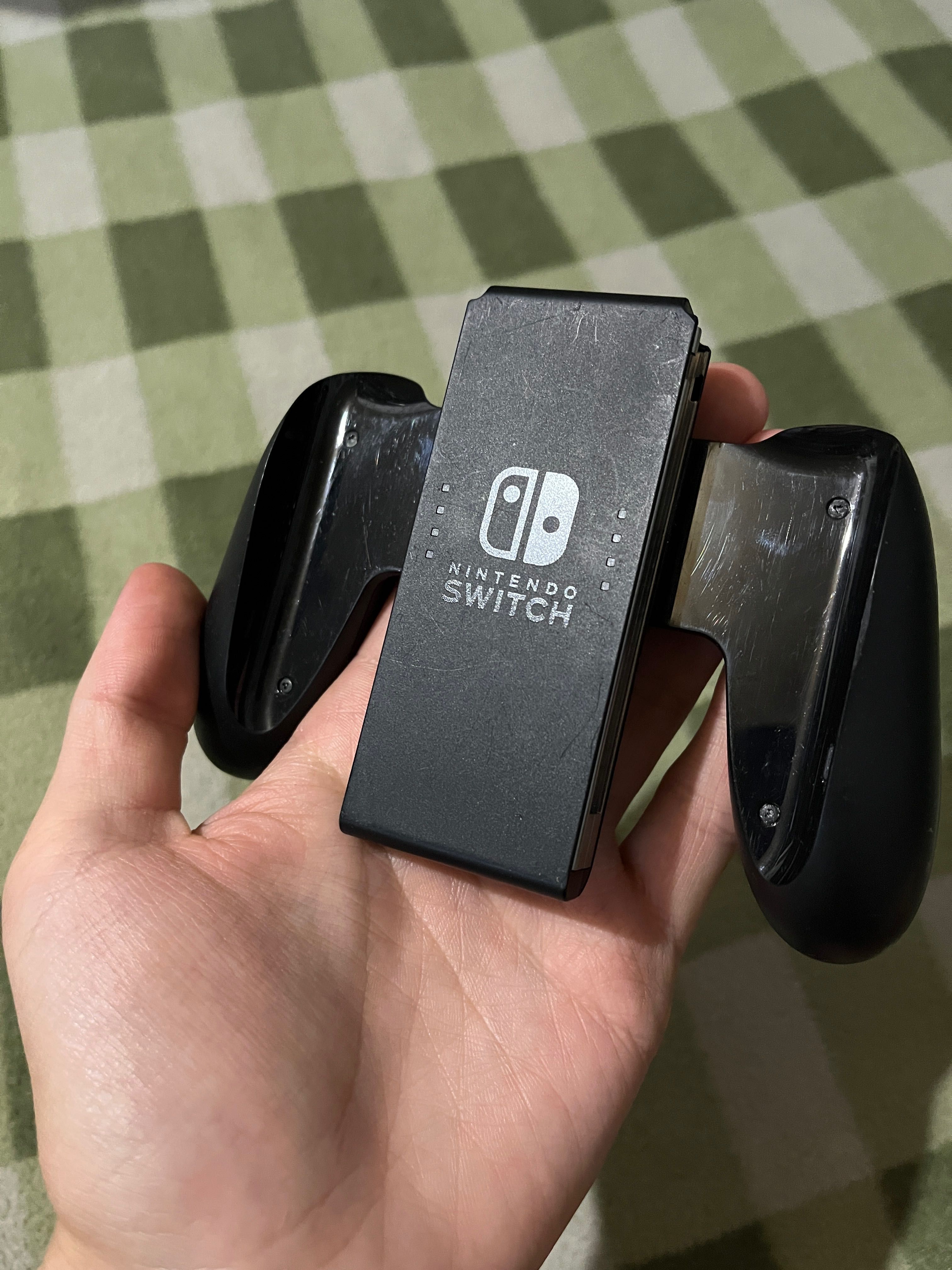 Держатель для геймпадов Nintendo
Switch Joy-Con Grip, HAC-011