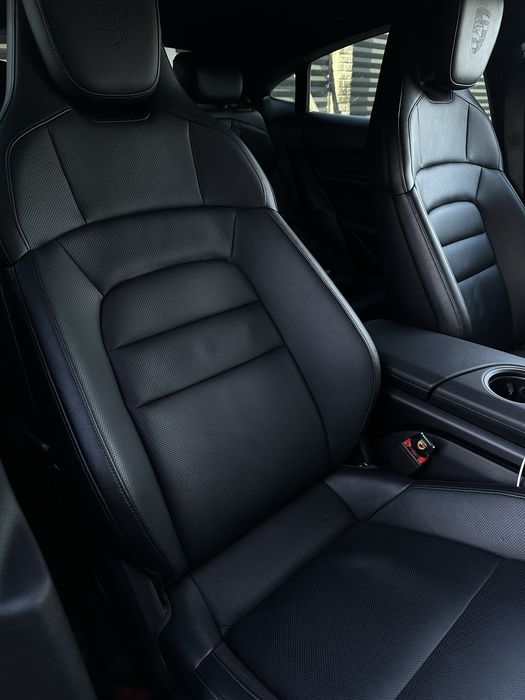 Porsche Taycan 4s 2021 року 571 к.с.