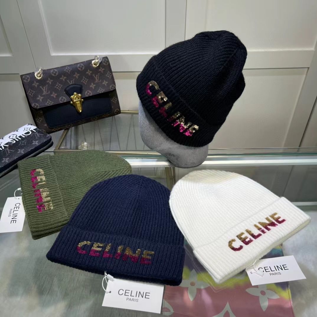 Czarna czapka beanie cekiny Celine.