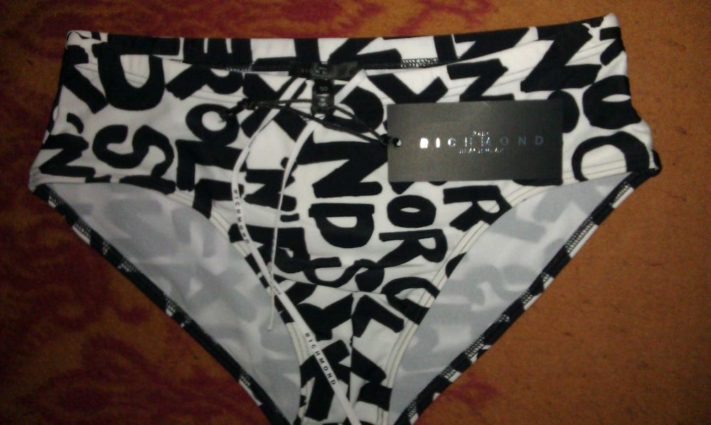 Екстравагантні чоловічі плавки із символікою - John Richmond original