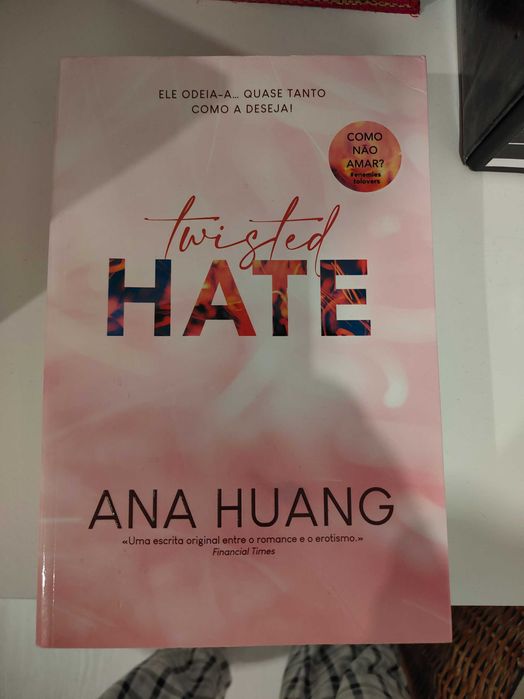 Livro Hate de Anna Huang