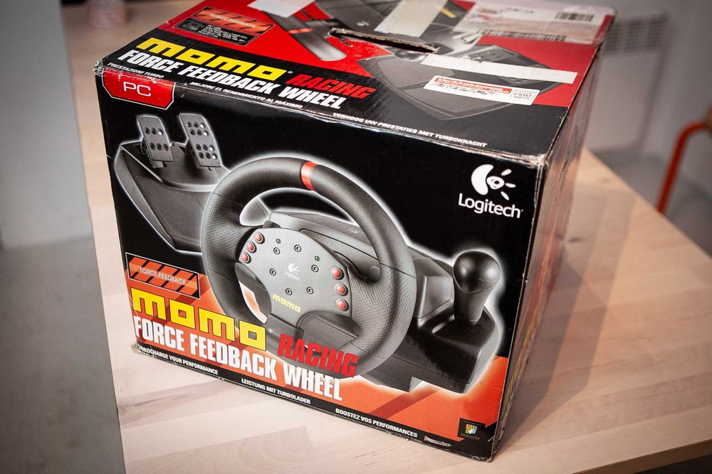 Kierownica Logitech MOMO Driving Force (PC)
