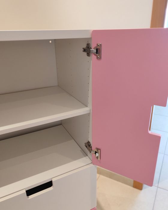 Móvel IKEA STUVA rosa e branco