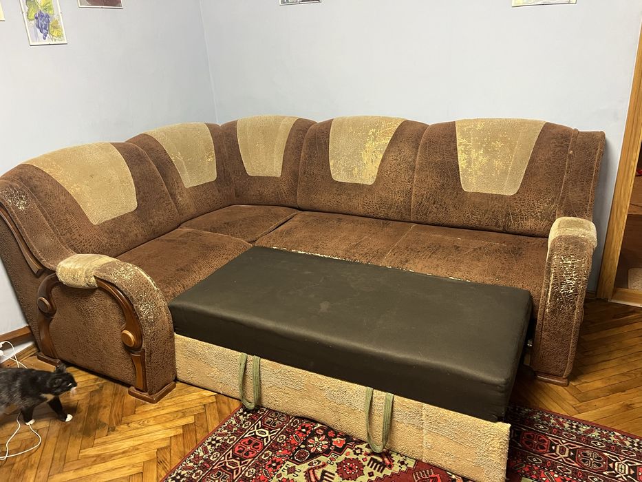 Диван кутовий ………