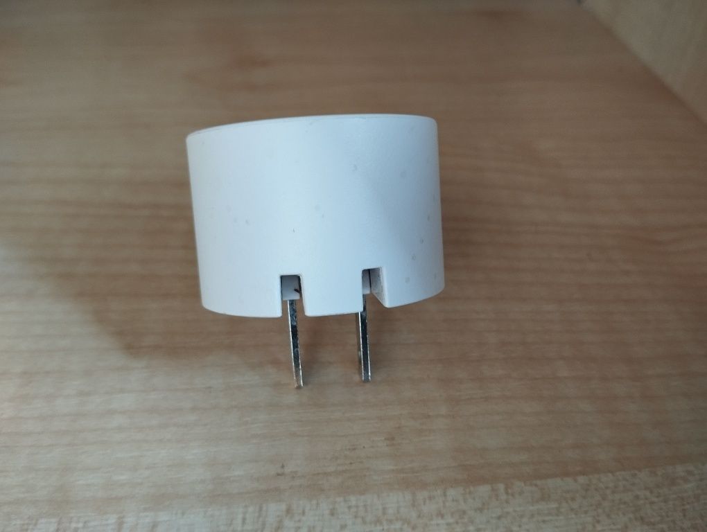 Продам Адаптер  " ONN "  18 w