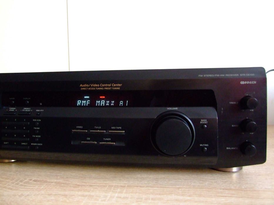 Sony STR-DE135 .