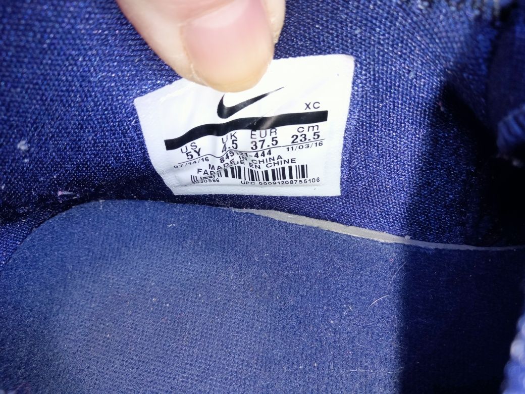 Nike nr 37.5--24 cm