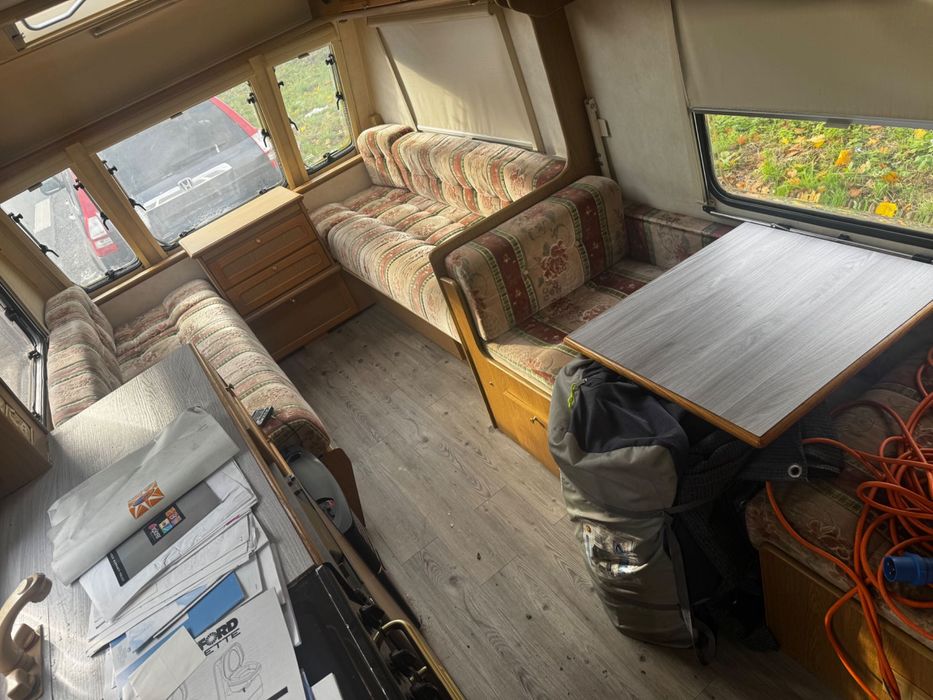 Caravana Compass kesignton 4 camas ano 2000