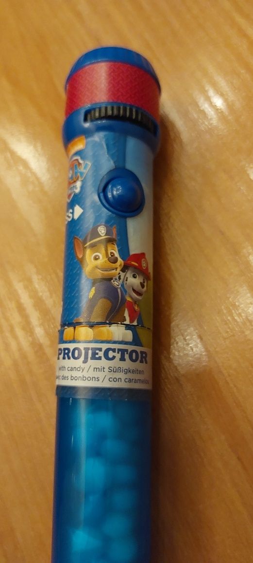 Puzzle magnetyczne "Psi  patrol" wiek 3+,  latarka  , projektor  w kom