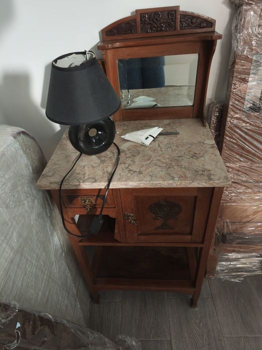 Cama de solteiro com cabeceira