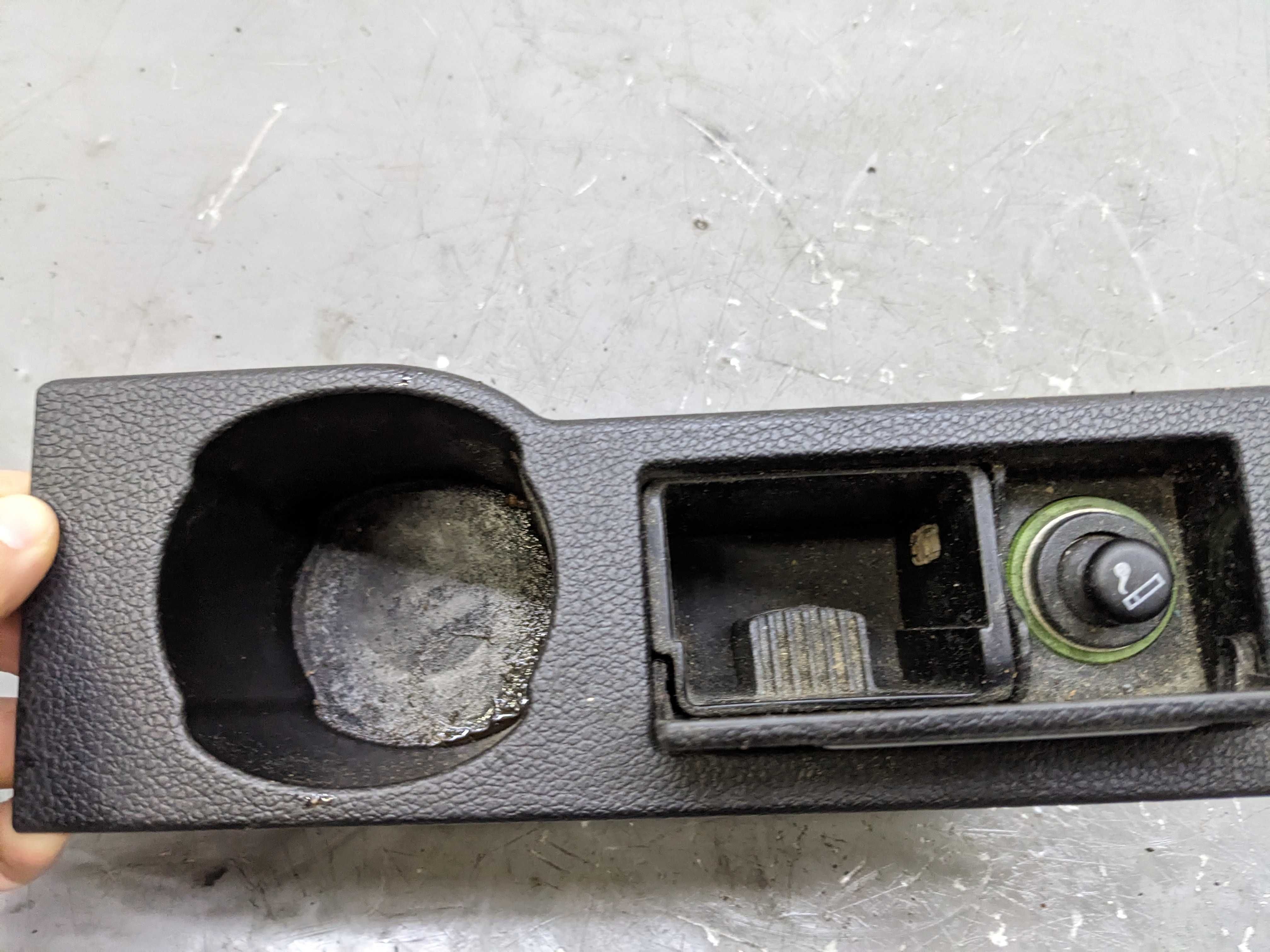 Ford Mondeo MK3 Uchwyt Na Kubek Cupholder Popielniczka Zapalniczka