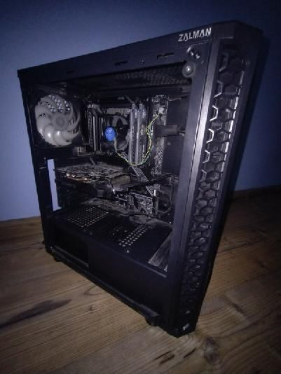 Komputer stacjonarny 

Procesor-Intel i5