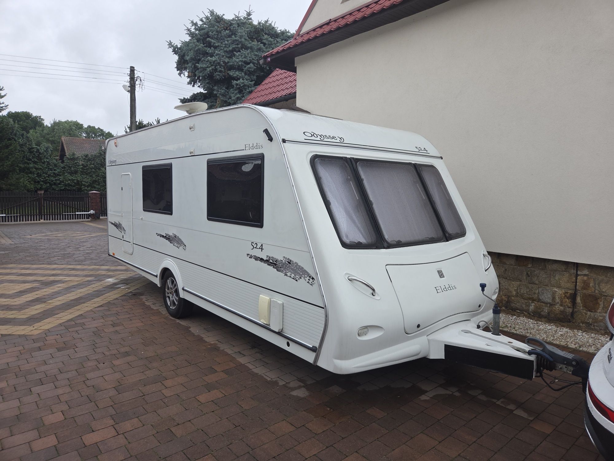 Elddis Odyssey 524 przedsionek i wyposażenie 5 osobowa duża łazienka