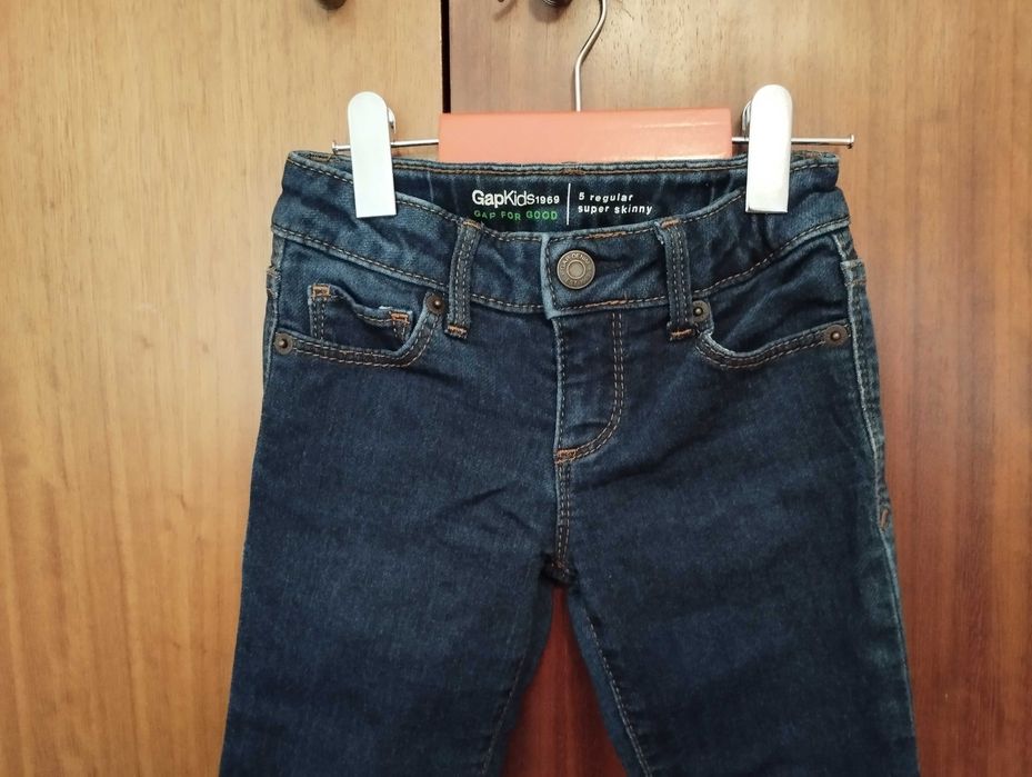 1 Calça + 1 Corsário GAP, ganga - menina 5 anos