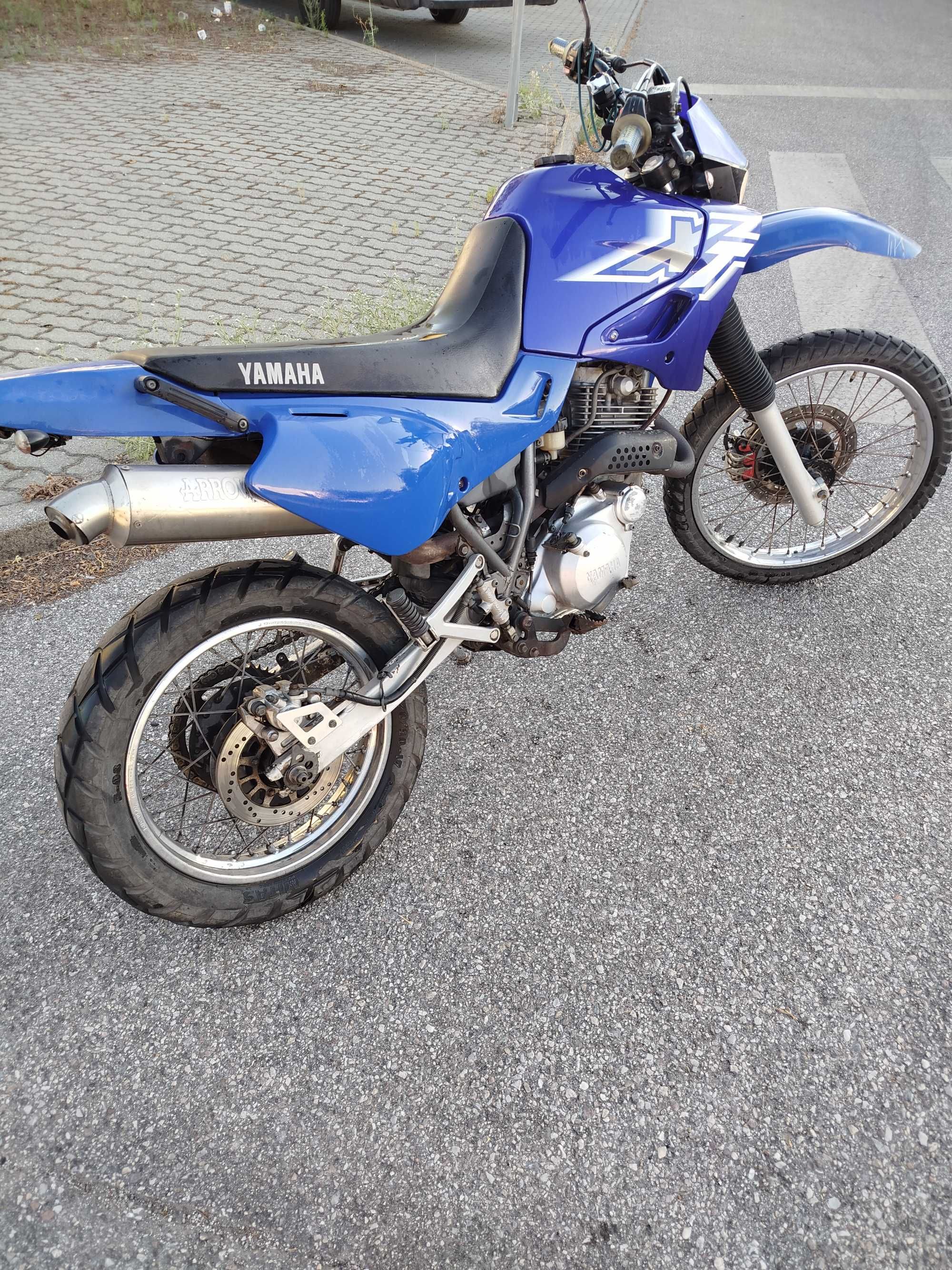 Moto Yamaha XT600E