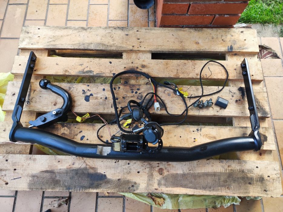 Fabryczny wypinamy hak holowniczy do SEAT TOLEDO II 99-04