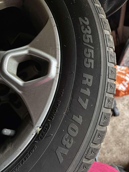 Зимові шини на дисках комплект r17 5/108