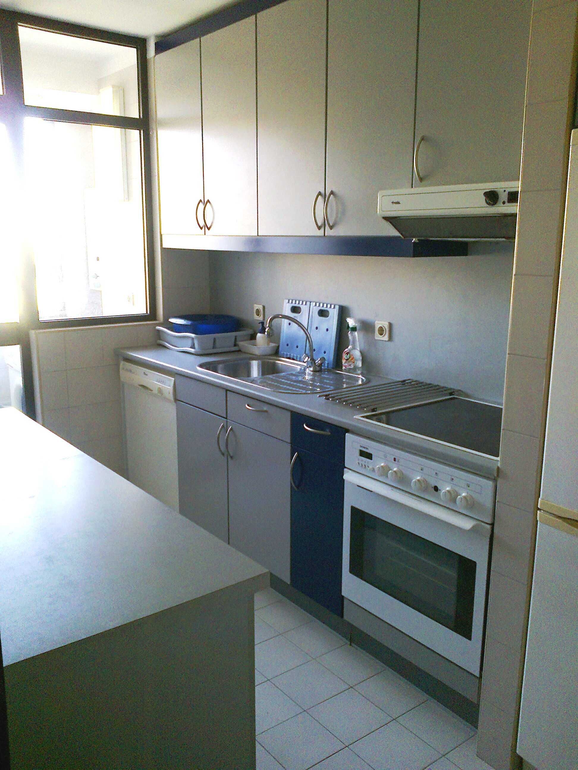Quarto menina trabalhadora ou estudante Zona Prelada/ Boavista