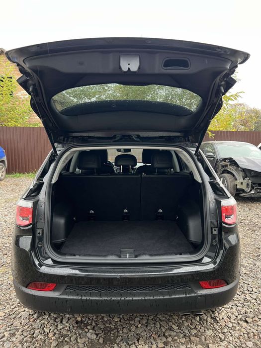 Джип компас латітуде 2020року