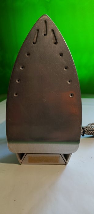 Kolekcjonerskie żelazko AEG w pięknym stanie.