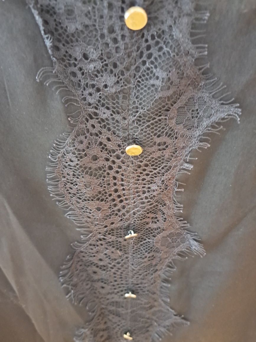 Camisola de cavas preta com renda