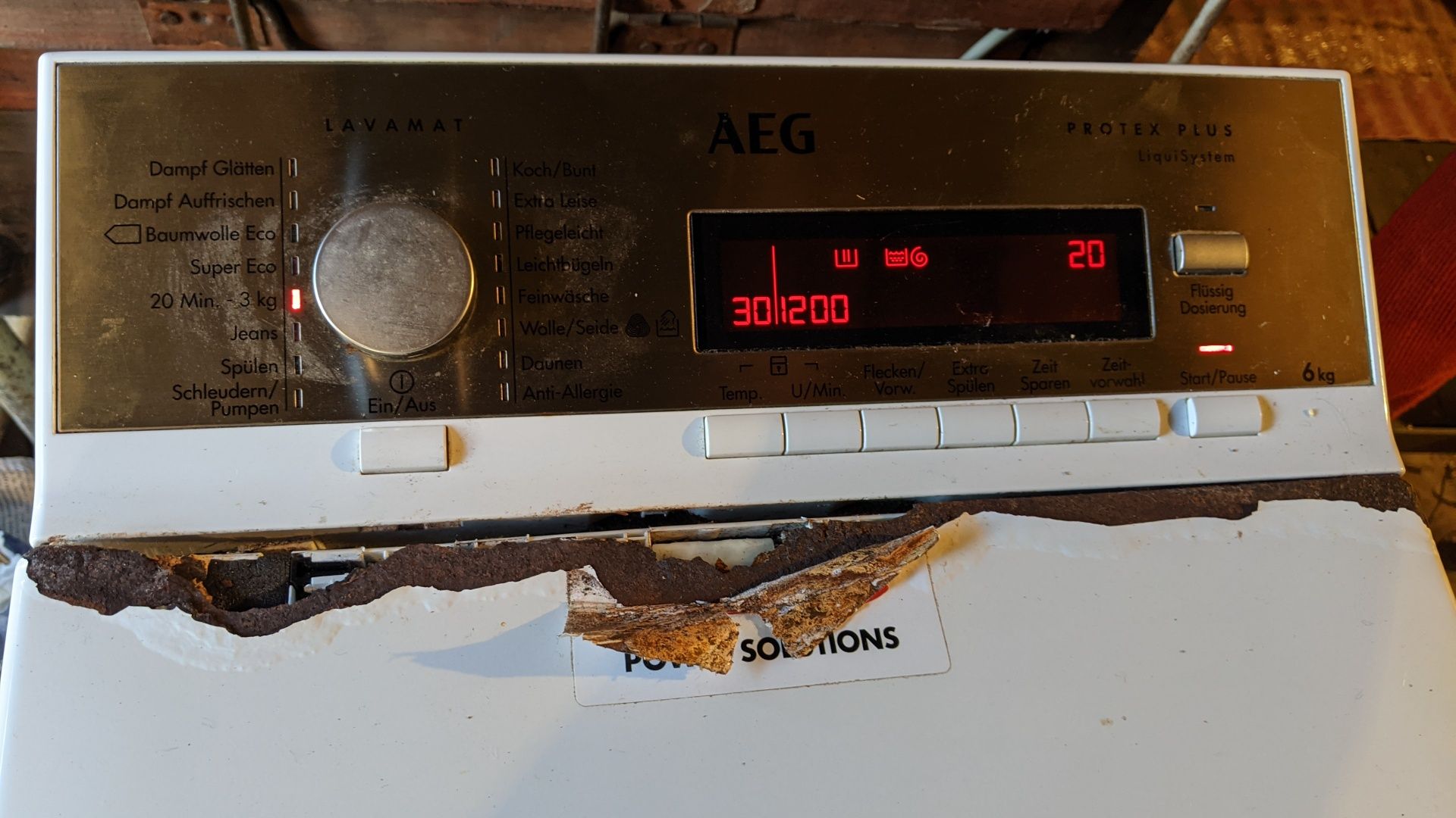 AEG Protex Plus модель L88565TL неробоча