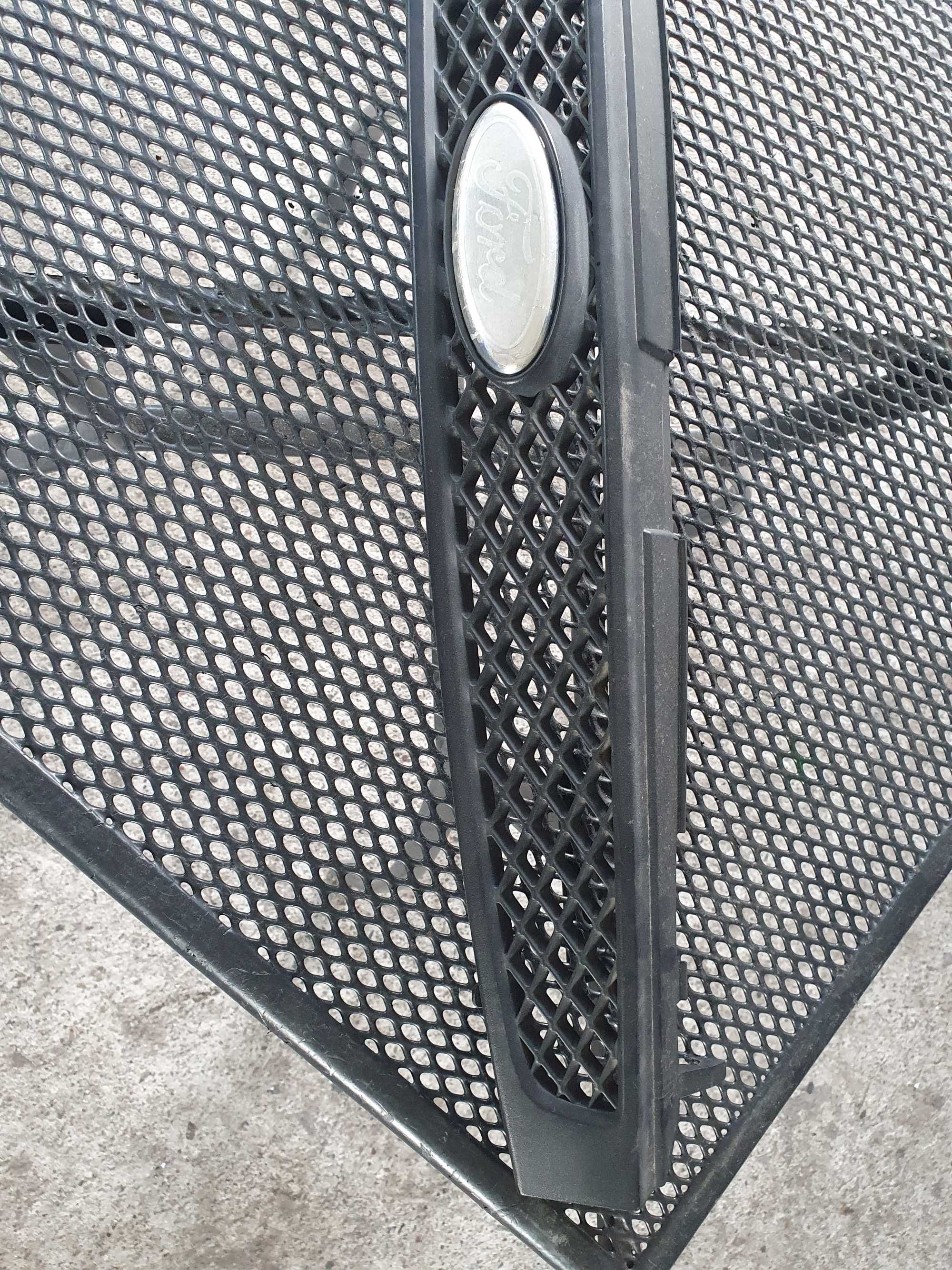 Grill atrapa Ford Fiesta mk6 przedlift