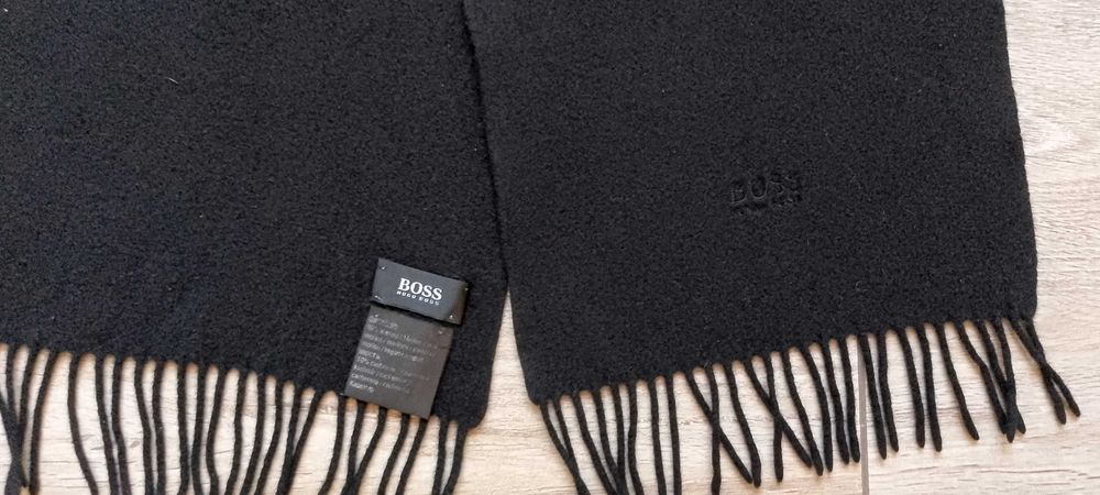 Шарф HUGO BOSS чорний 90% вовна мериноса, 10% кашемір. Шотландія