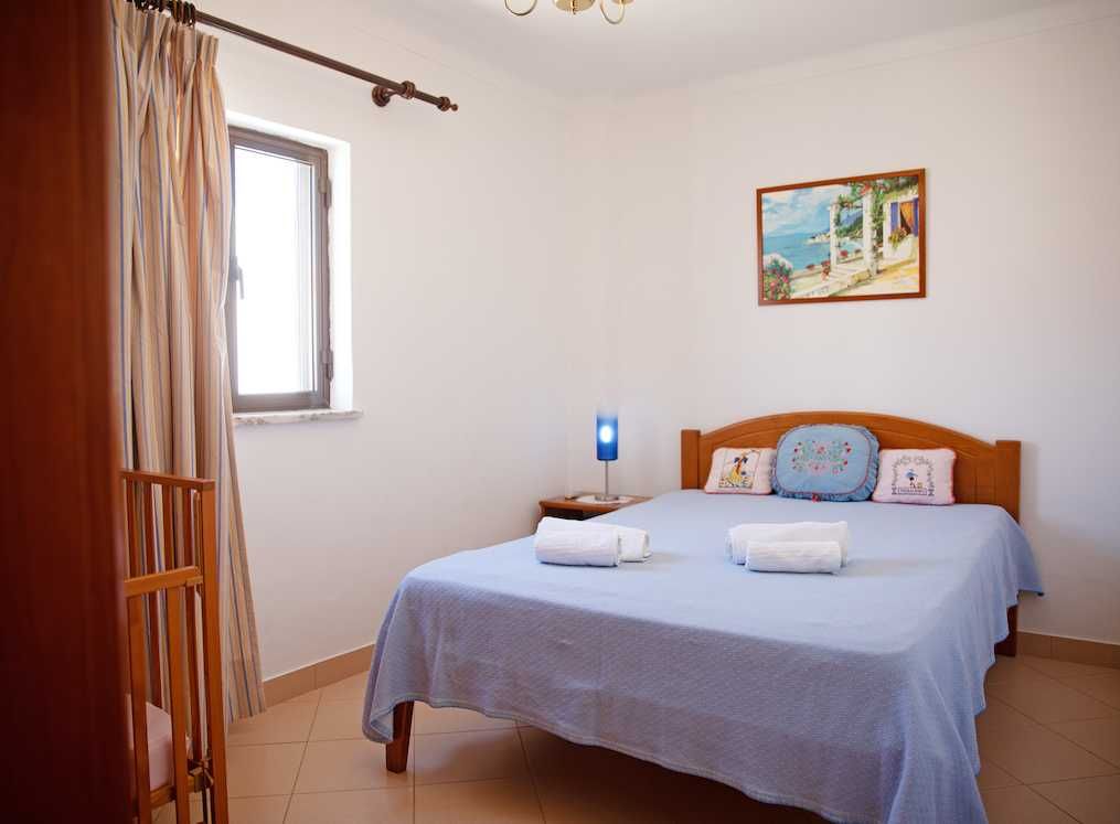 Moradia T3+1 no Centro Olhos de Água- Torre da Medronheira- Albufeira