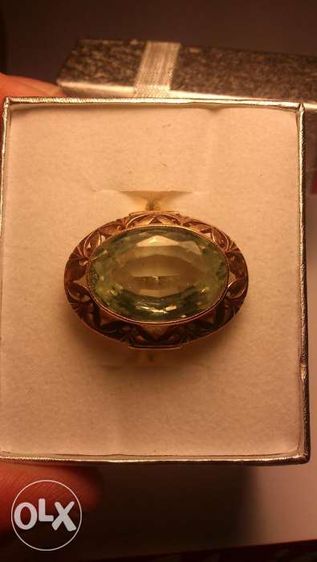 Śliczny złoty pierścionek z syntetycznym berylem. 8,85g, rozmiar 16.